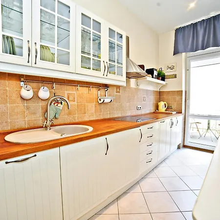 Apartment Red Czyzewskiego By Grand
