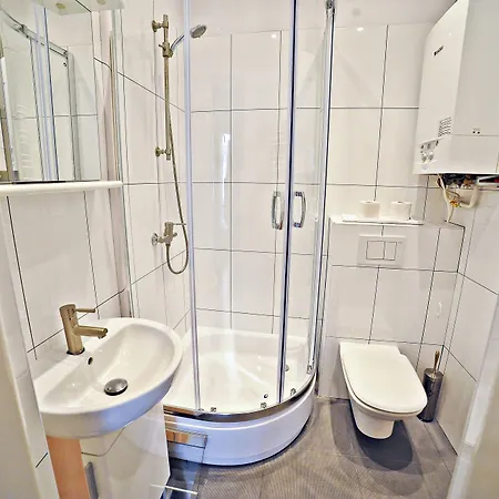 Red Czyzewskiego By Grand Apartment *